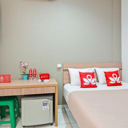 Zen Rooms Karet Pedurenan Jakarta Extérieur photo