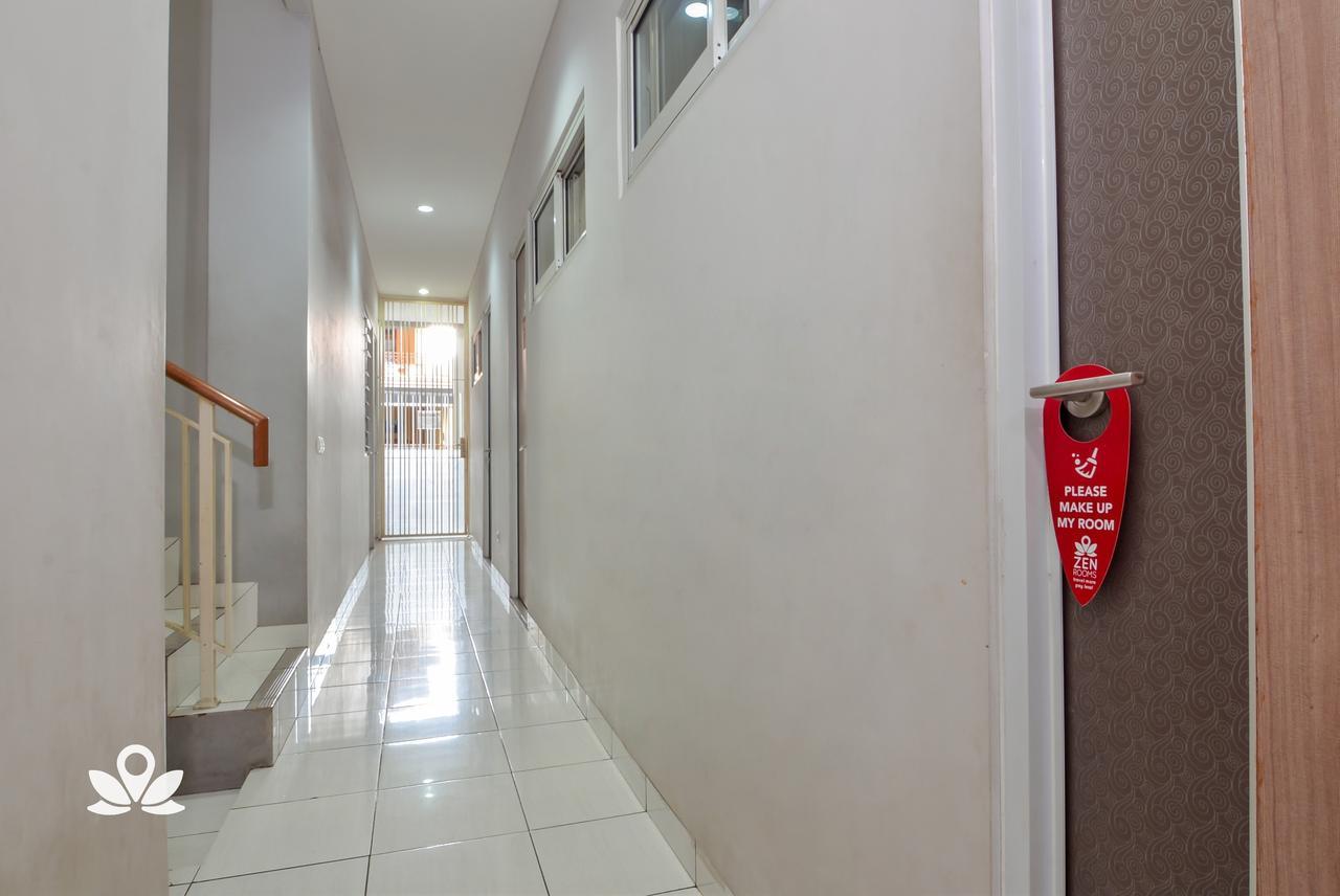 Zen Rooms Karet Pedurenan Jakarta Extérieur photo